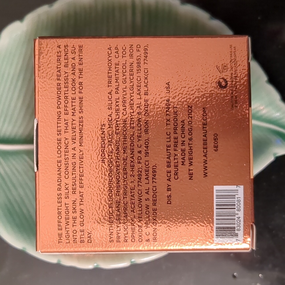 Loose Setting Powder - Picture 2 of 4